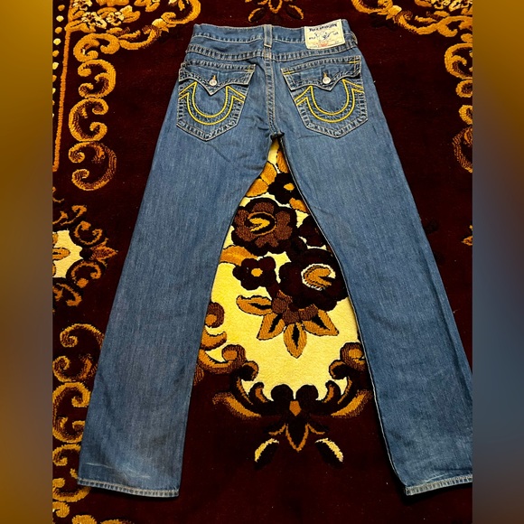 Im selling big t true religion pants size 32